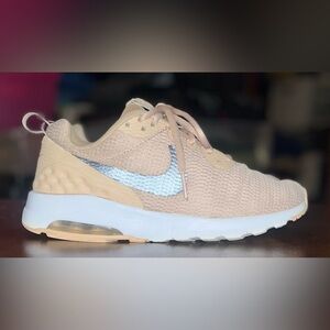 Nike Womens Air Max Motion 'Particle Pink' 833662-201 in Size 7.5